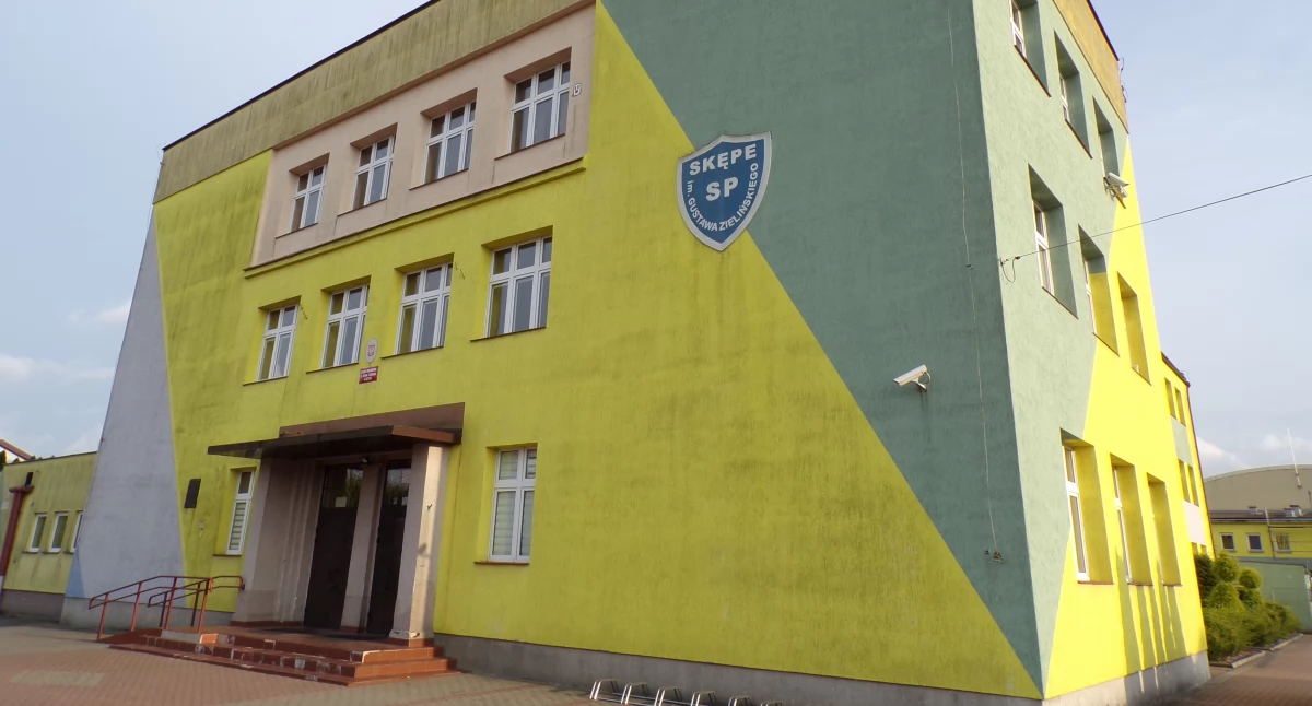 Edukacja, Chcą zmodernizować szatnię - zdjęcie, fotografia