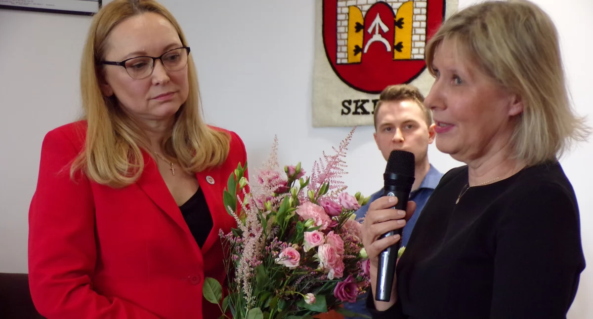Wydarzenia lokalne, Poetka Wioski medalem ministra kultury [zdjęcia] - zdjęcie, fotografia