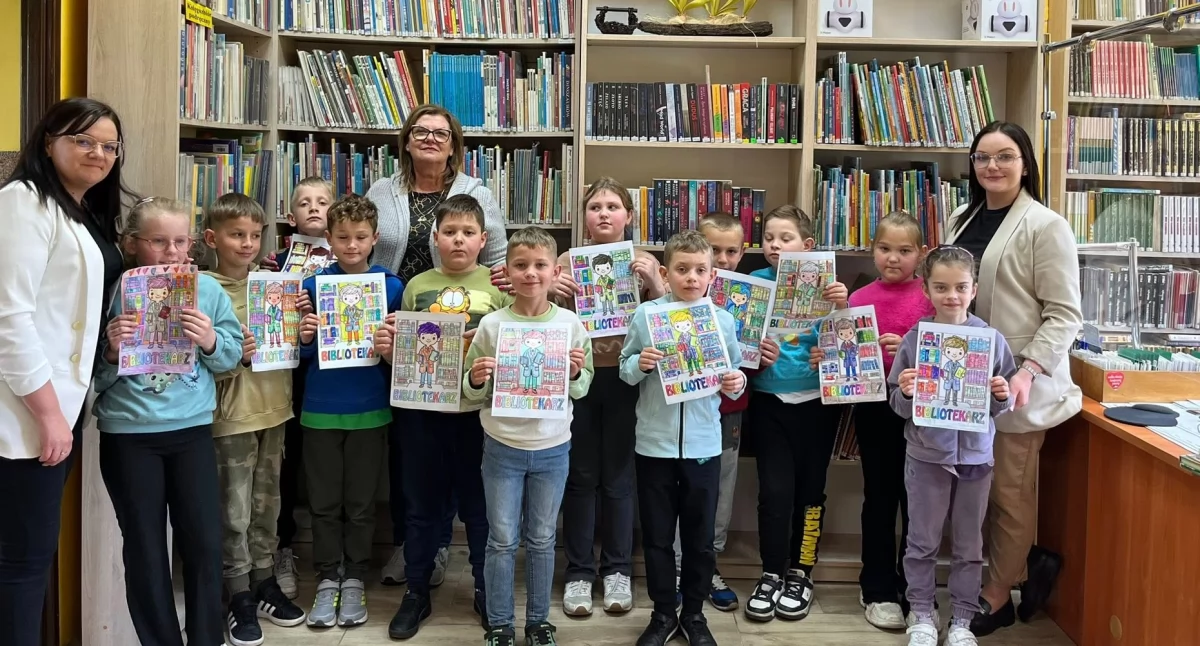 Biblioteki, Kikole dbają czytelnictwo - zdjęcie, fotografia