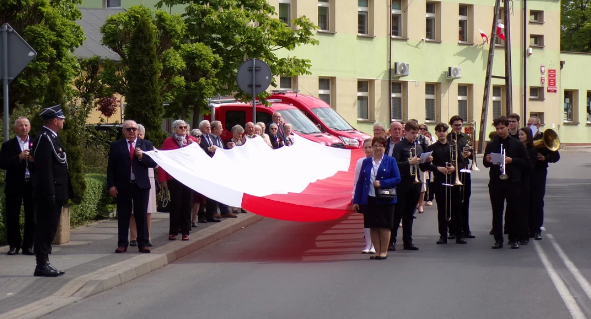 Wydarzenia lokalne, Pamiętali konstytucji strażakach - zdjęcie, fotografia