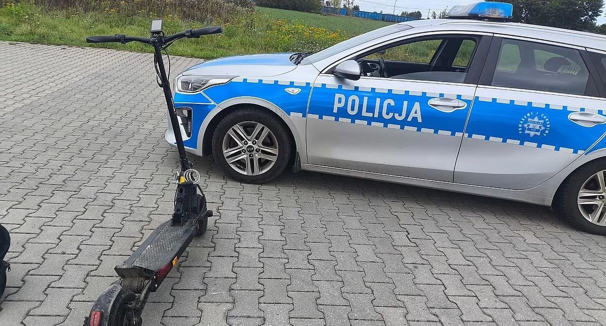 Kronika kryminalna, Miał promila jechał hulajnogą krajowej dziesiątce - zdjęcie, fotografia