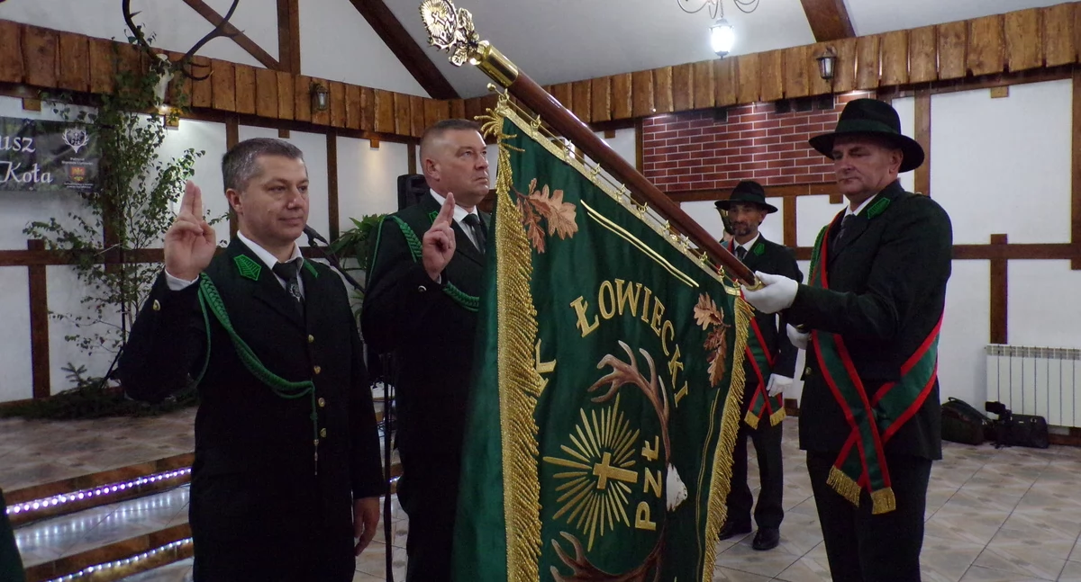 Stowarzyszenia i organizacje, Sztandar urodziny [zdjęcia] - zdjęcie, fotografia