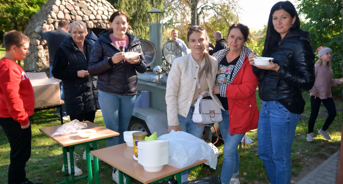 Wydarzenia lokalne, Sprzątali świat Zajeziorzu [zdjęcia] - zdjęcie, fotografia