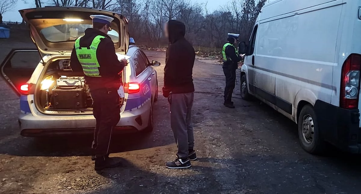 Kronika kryminalna, Dwóch kierowców straciło prawo jazdy - zdjęcie, fotografia