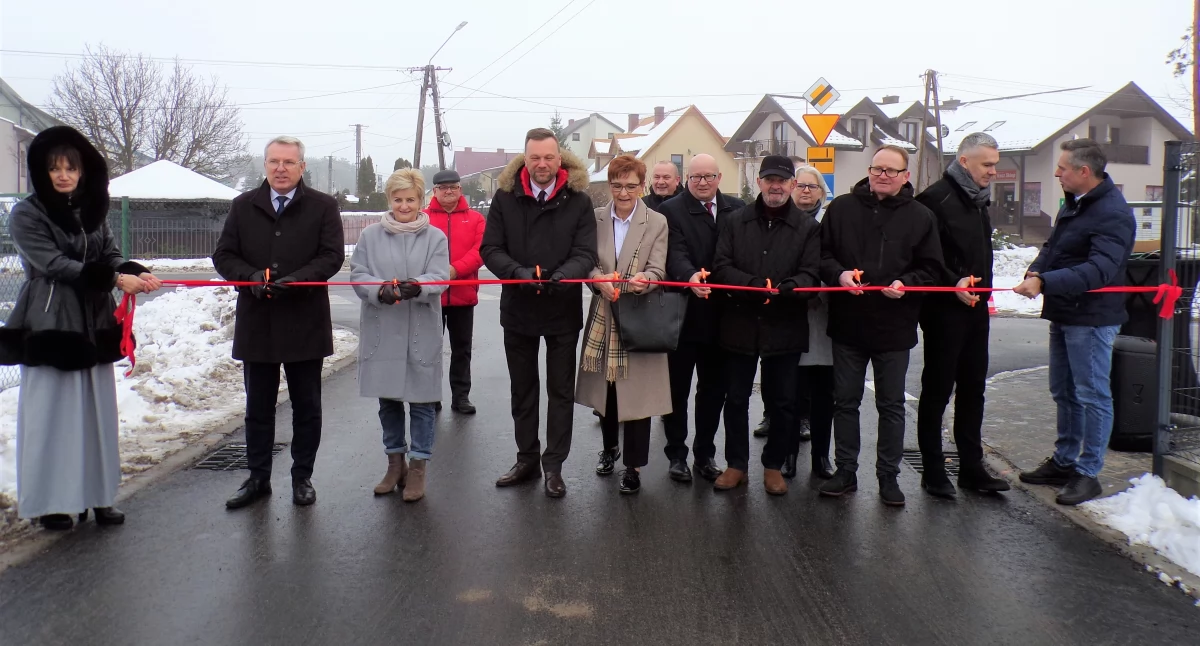 Inwestycje, Ulica sportowa oddana użytku - zdjęcie, fotografia