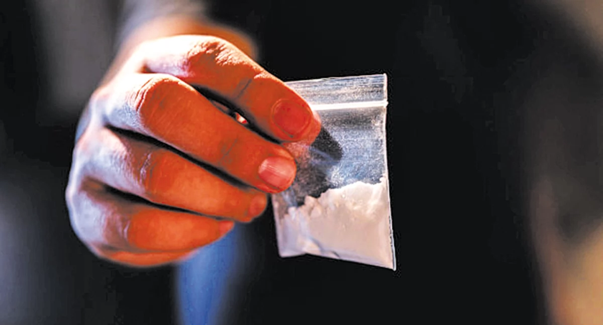 Kronika kryminalna, Diler sprzedawał brał narkotyki Teraz grozi więzienia - zdjęcie, fotografia