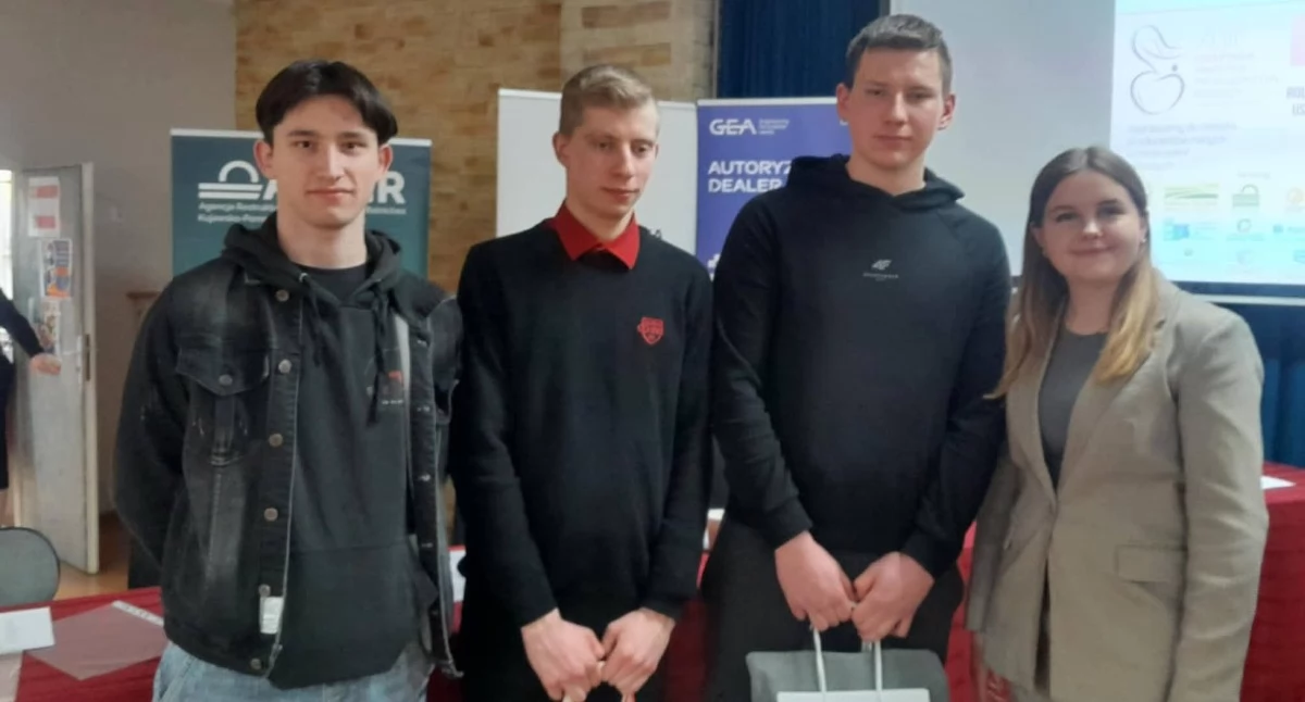 Edukacja, Sukces olimpiadzie rolniczej - zdjęcie, fotografia