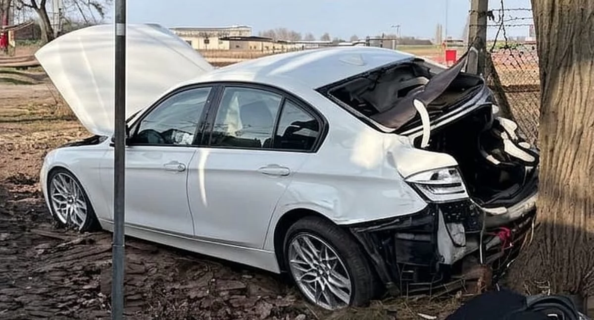 Wypadki, latek wjechał wprost pociąg [zdjęcia] - zdjęcie, fotografia