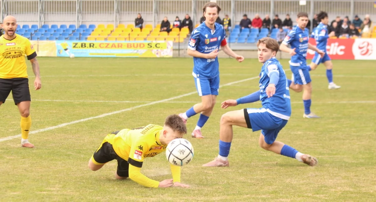 Piłka nożna, Tłuchowia znowu lepsza Lipna Piąta wygrana lidze [zdjęcia] - zdjęcie, fotografia