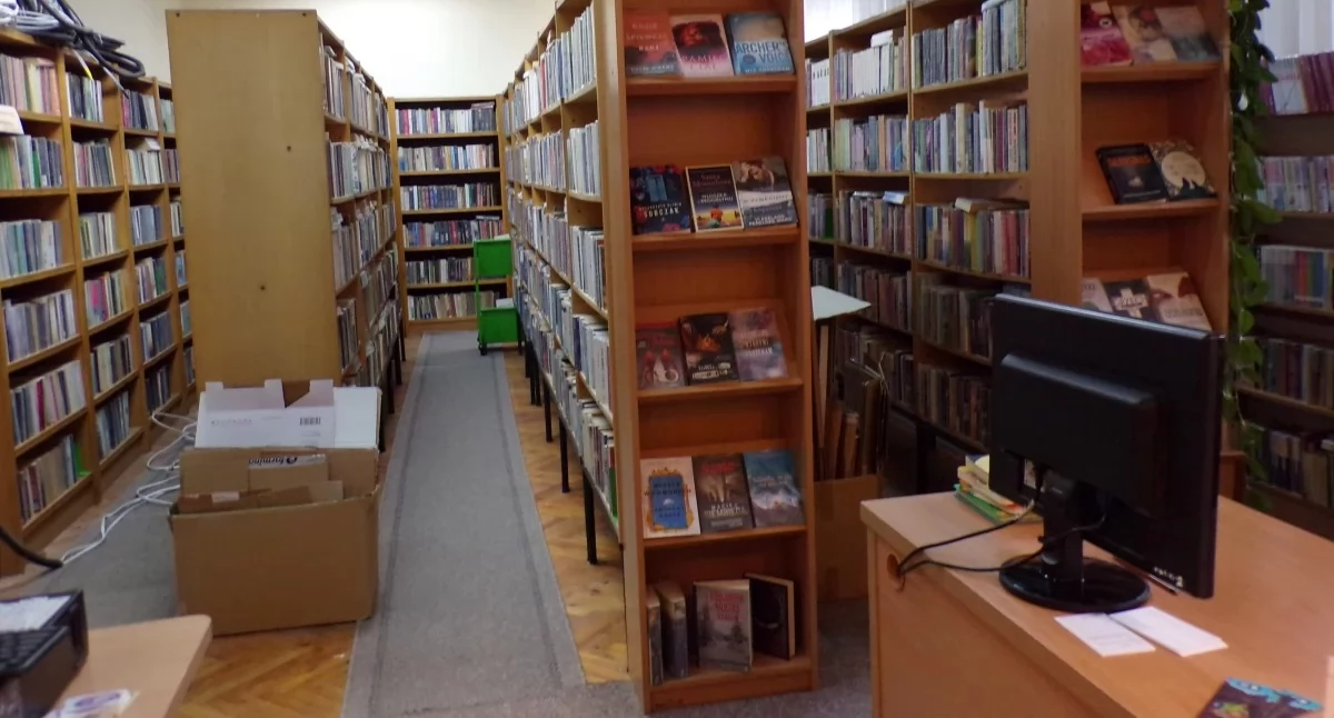 Inwestycje, Modernizacja biblioteki przerwana - zdjęcie, fotografia