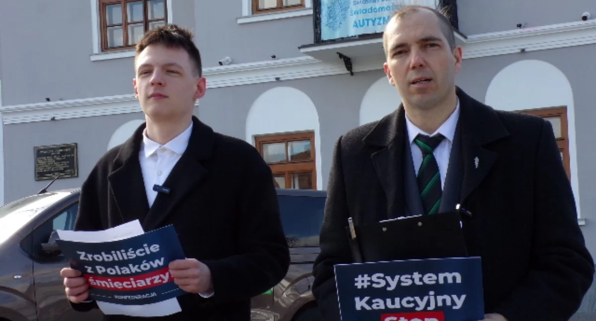 Polityka, Zrobili śmieciarzy - zdjęcie, fotografia