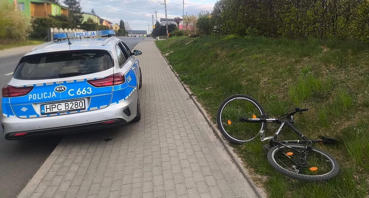 Kronika kryminalna, latka latek rowerze oboje pijani - zdjęcie, fotografia