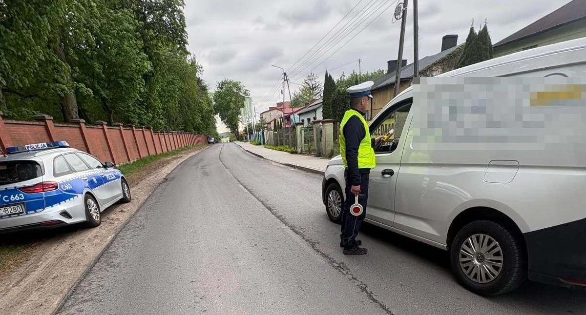 Kronika kryminalna, letni kierujący stracił prawo jazdy pijany - zdjęcie, fotografia