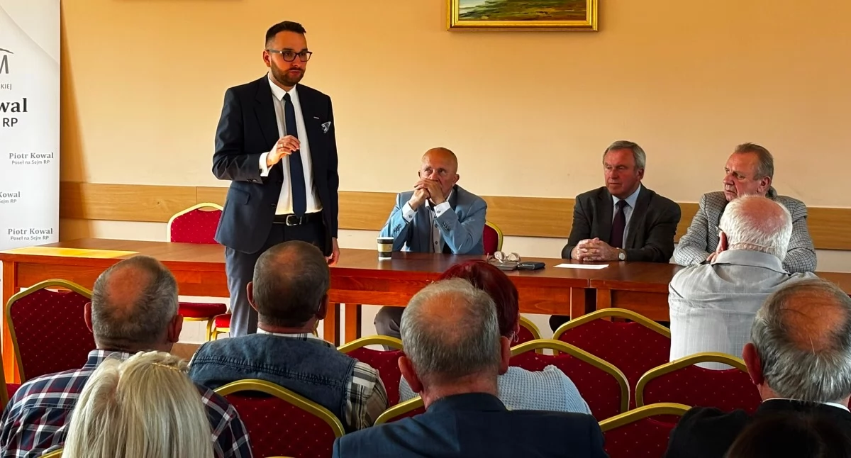 Polityka, sprawach ważnych regionu posłem senatorem - zdjęcie, fotografia