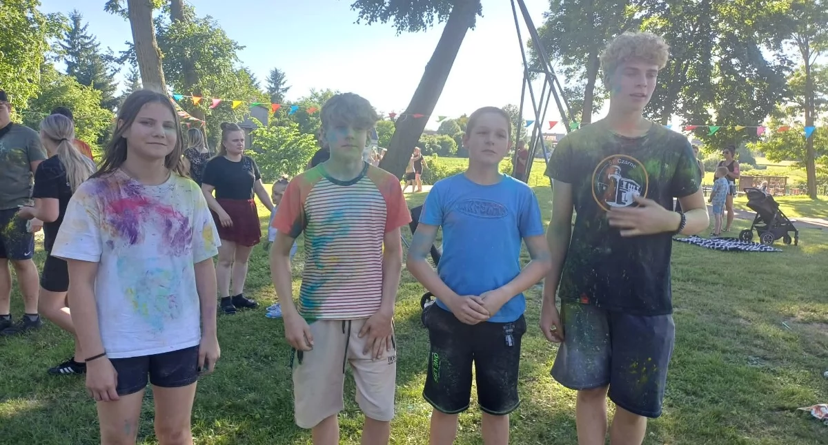 Edukacja, Czarnem powitali naukowo - zdjęcie, fotografia
