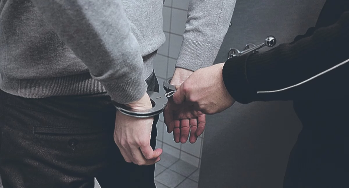Kronika kryminalna, Dosięgnęła ręka sprawiedliwości Jedni zapłacili posiedzą - zdjęcie, fotografia