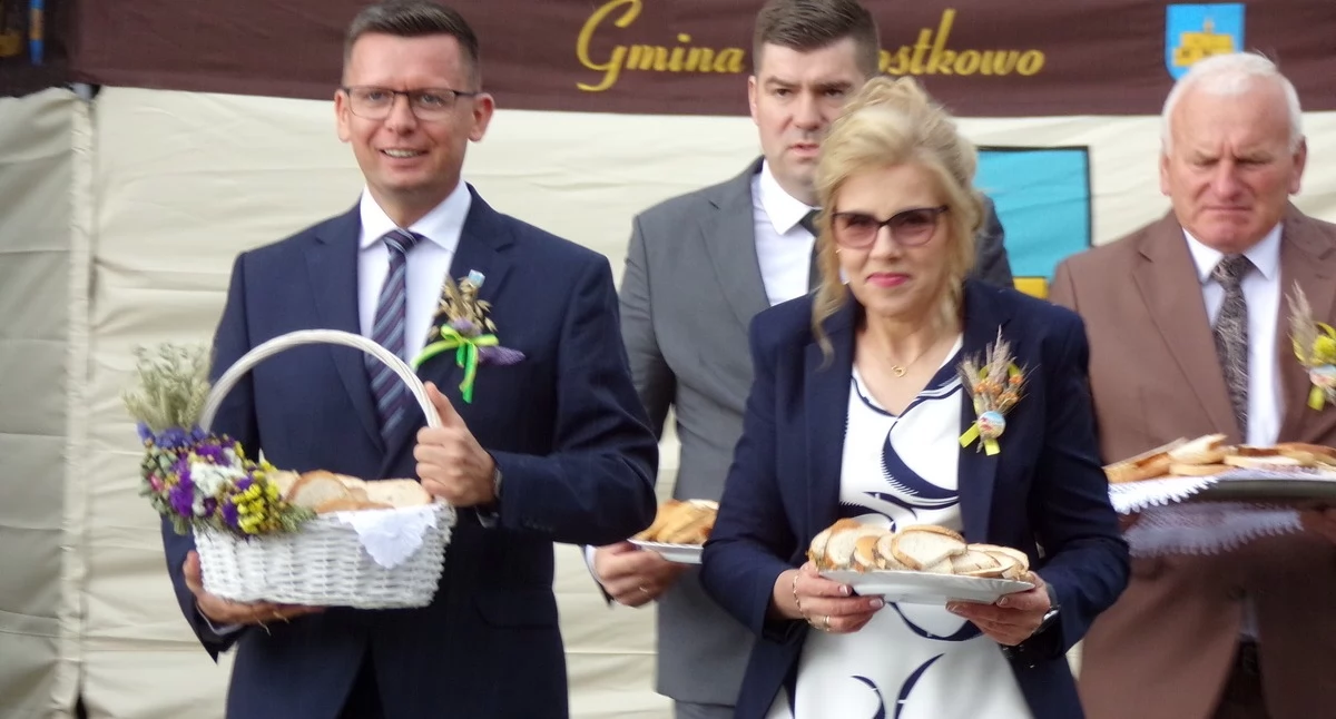 Wydarzenia lokalne, Chrostkowie chleba zbraknie nikomu [zdjęcia] - zdjęcie, fotografia