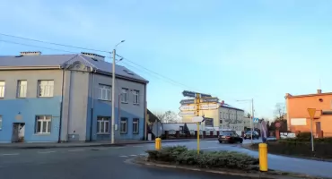 Kupują, budują i upiększają szare miasto