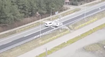 Wyprzedzają na pasach, jeżdżą za szybko. Długa lista grzechów [Wideo]