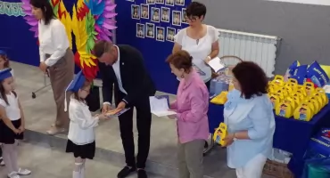 Na skrzydłach do szkoły [zdjęcia]