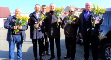 Poseł wyszedł do kobiet [zdjęcia]