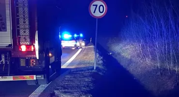 Tak wyprzedzał, że wjechał do rowu